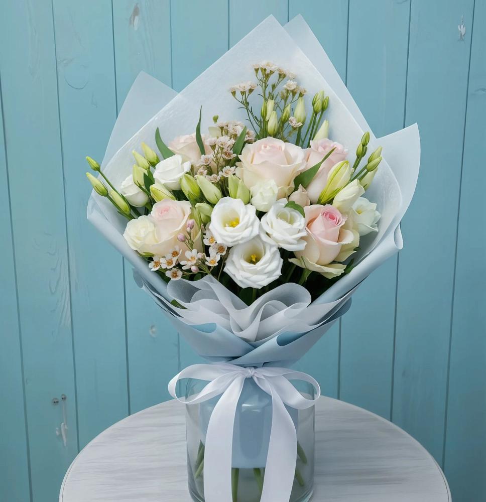 Букет цветов из: Розы и Лизиантусы в Рассказово