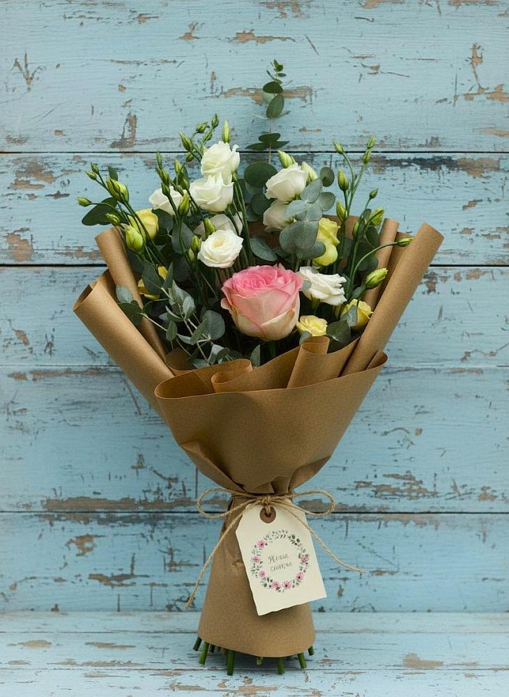 Букет цветов из: Розы и Лизиантусы в Рассказово