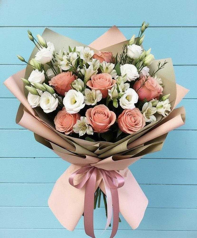 Букет цветов из: Розы, Альстромерии и Лизиантусы в Рассказово