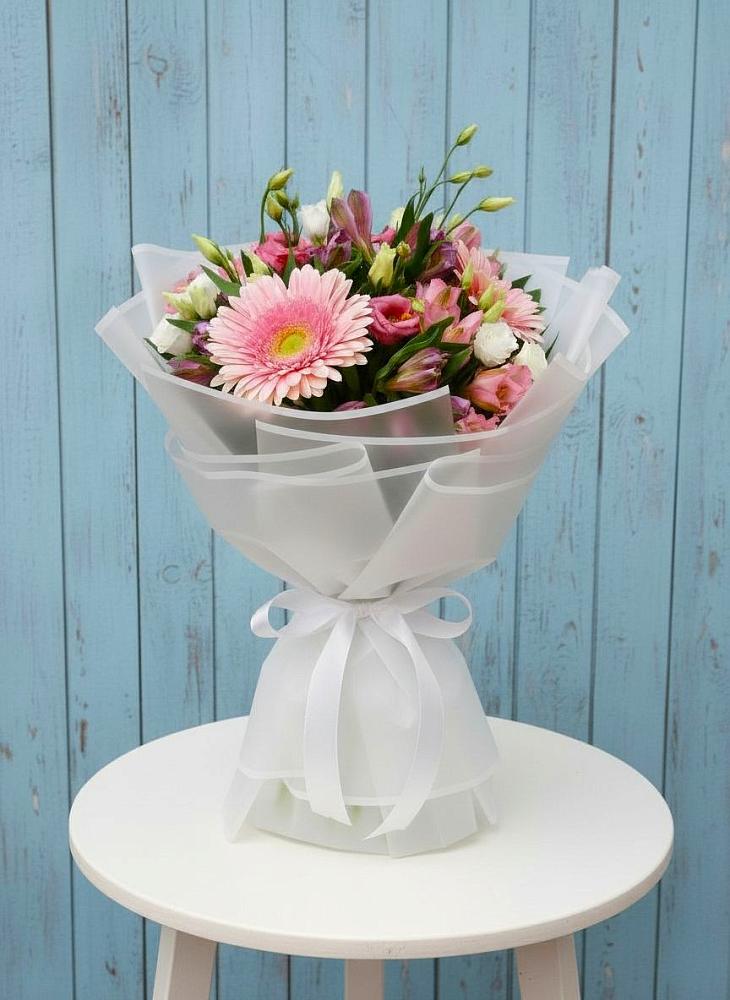 Букет цветов из: Герберы, Альстромерии и Лизиантусы в Рассказово