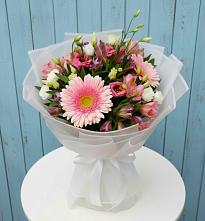 Букет цветов из:  Герберы, Альстромерии и Лизиантусы в Рассказово