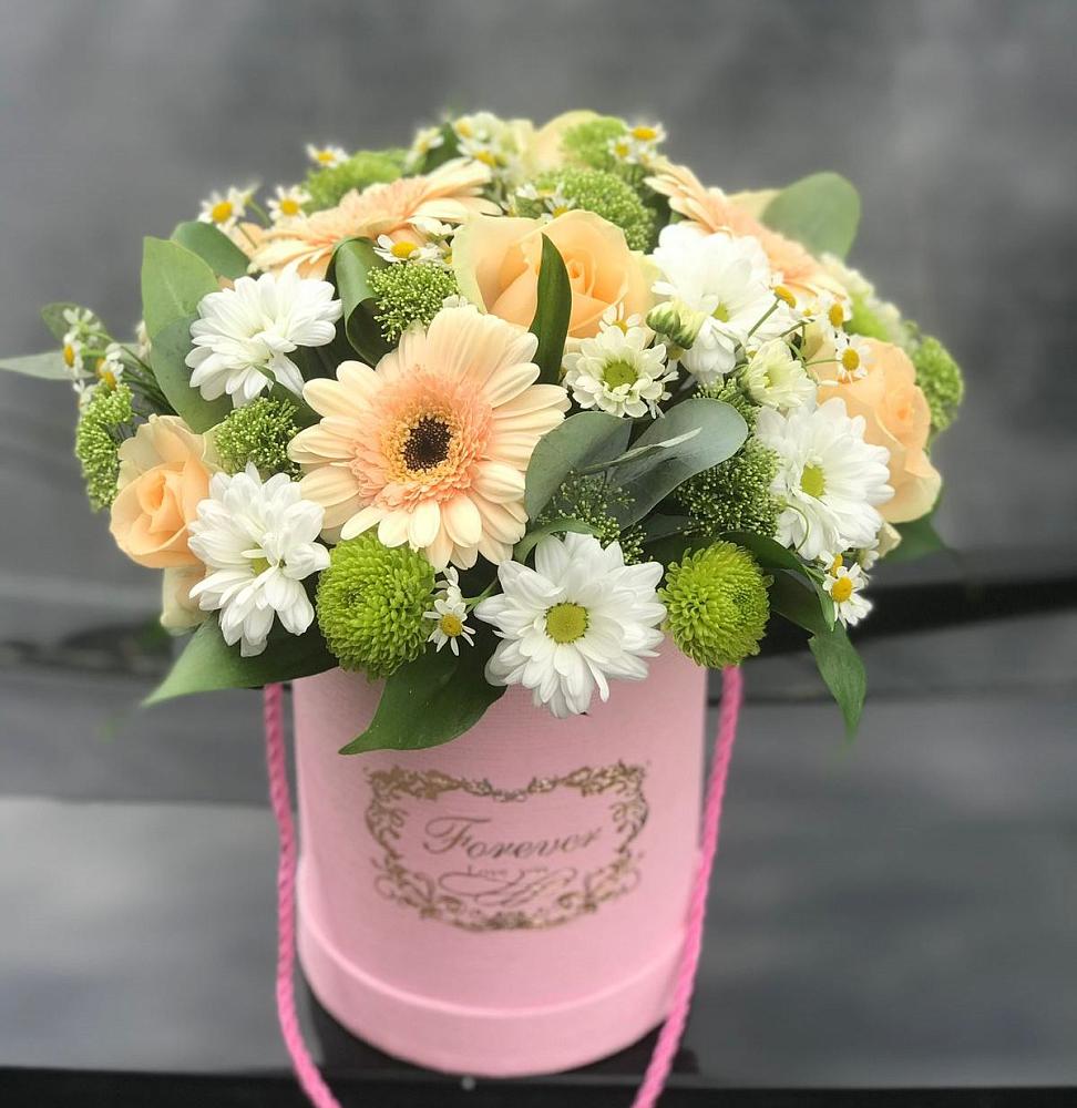 Цветочная композиция из Розы, Герберы и Хризантемы в шляпной коробке в Рассказово