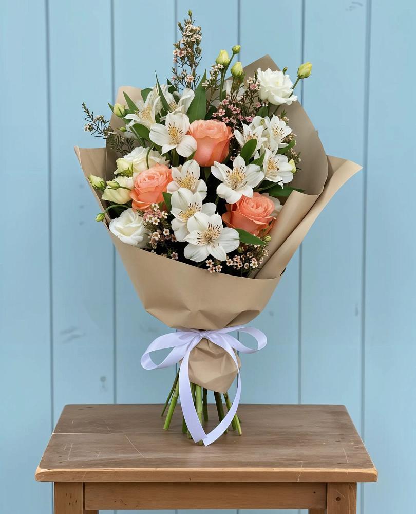 Букет цветов из: Альстромерии, Лизиантусы, Розы и Хризантемы в Рассказово