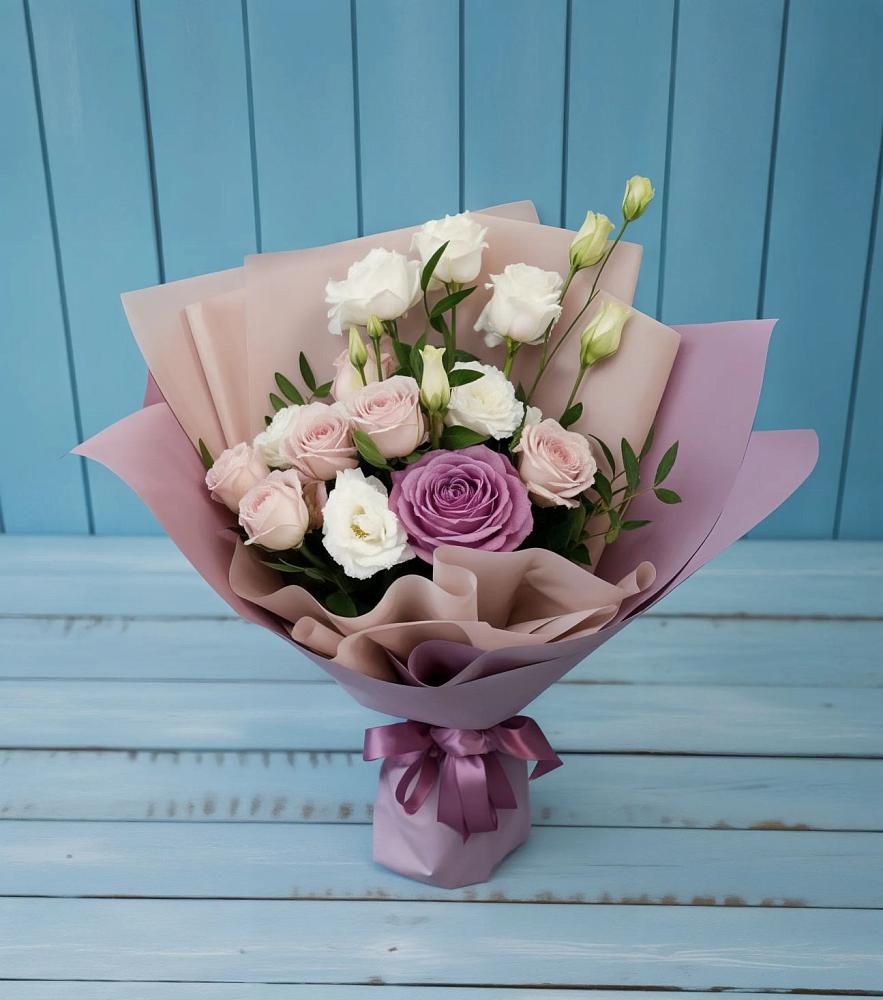 Букет цветов из: Розы и Лизиантусы в Рассказово